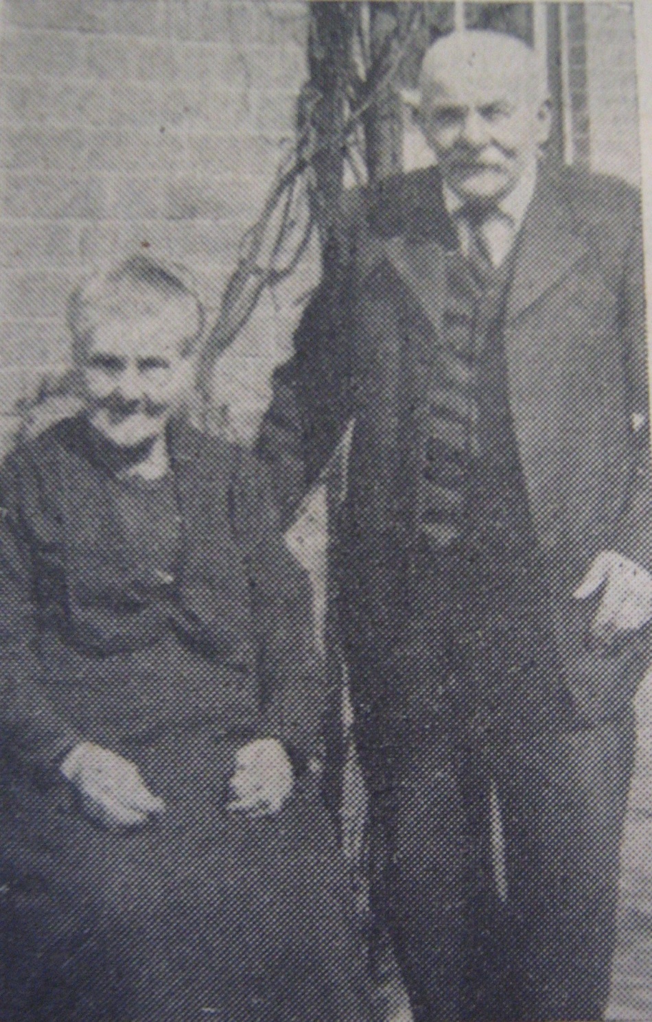 Couple celebrate Diamond Wedding - 1945