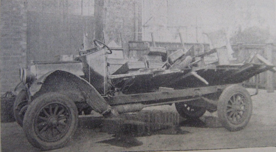 Bus smash near Loughborough - remarkable escapes.  1930