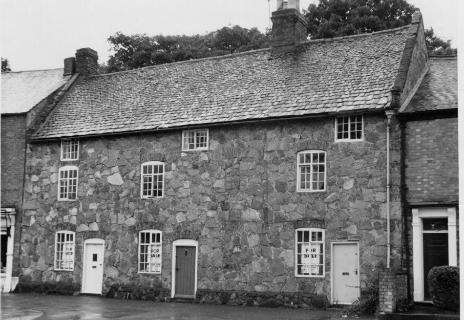 Cottages in Station Road, Quorn 1975