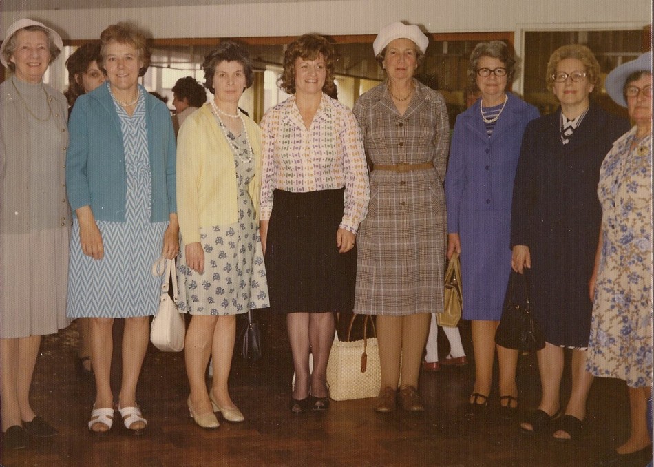 Guides/Brownies parents committee, with Guiders, Brown Owl & Commissioner