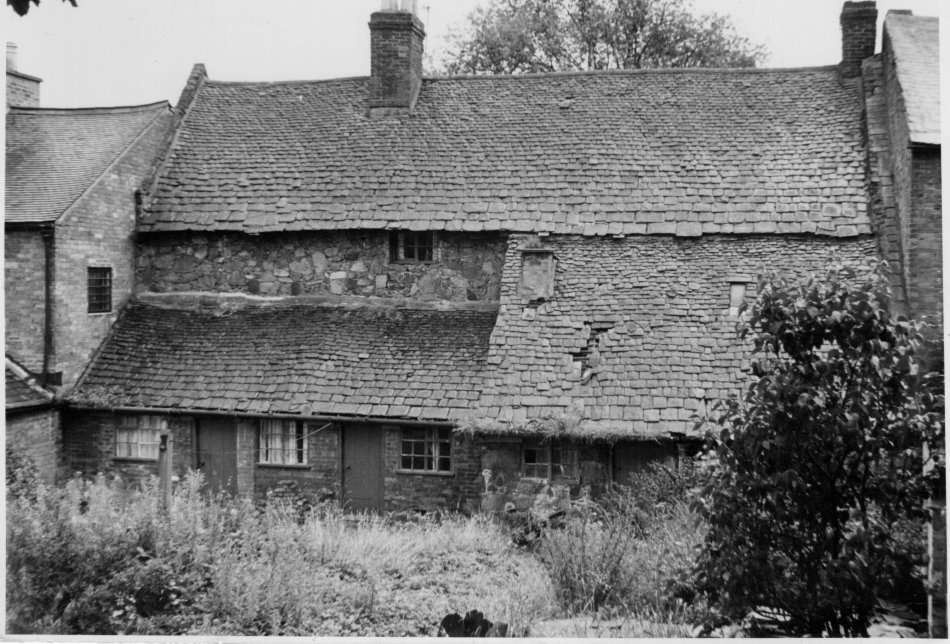 Cottages in Station Road, Quorn, prior to renovation in 1975