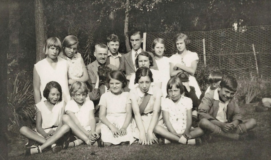 Murray Rumsey with a Church group