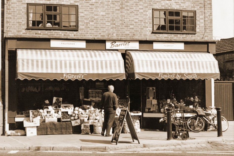 Barrie�s Fruit and Veg Shop, Quorn Cross