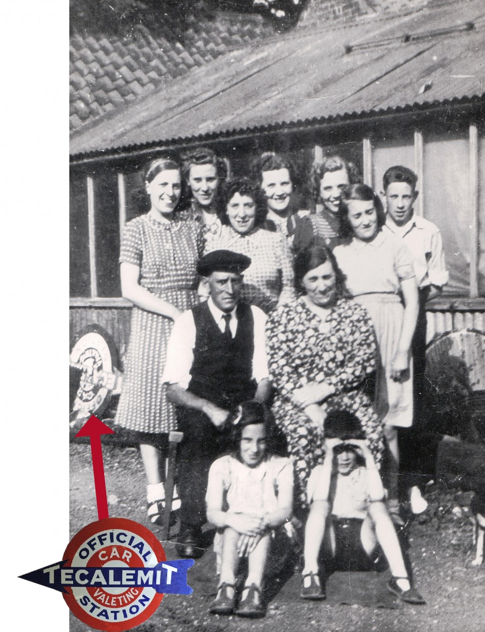 George and Olive Gartshore and their family � early 1940s