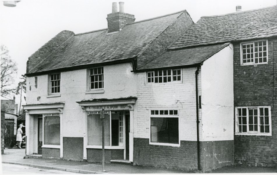 Cottages next to the White Horse, Quorn