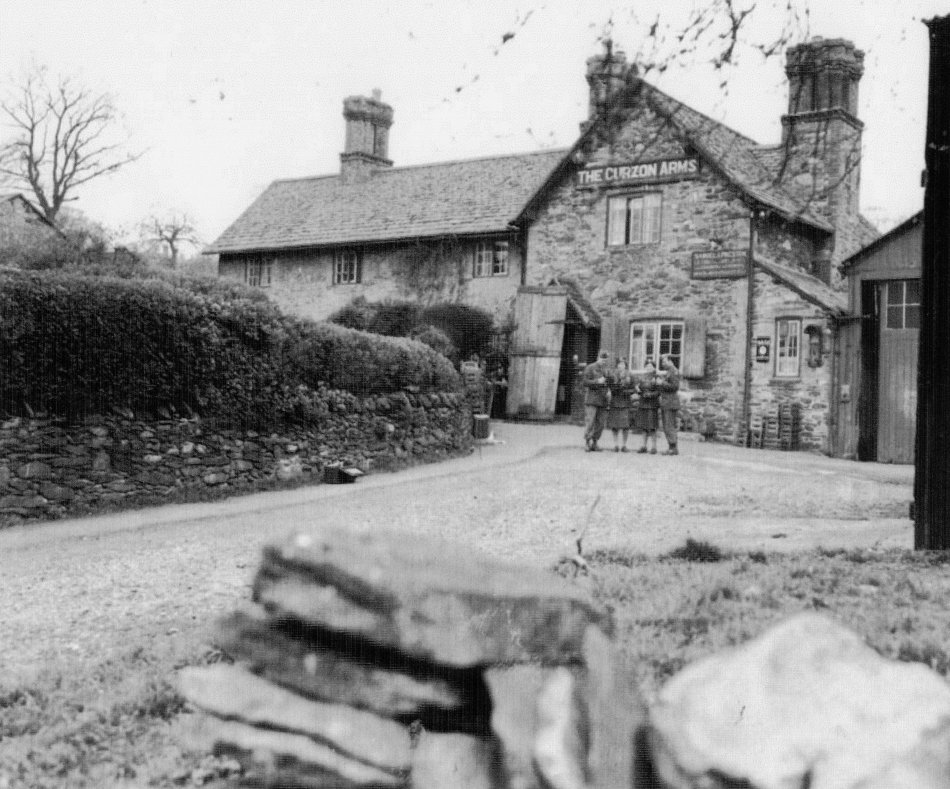 Troops at The Curzon Arms, Woodhouse Eaves, 1944