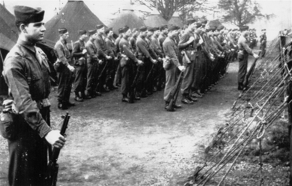US Paratroopers at Camp Quorn 1944