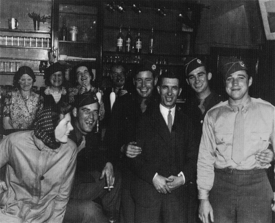 Quorn Camp troops at The Pear Tree Inn, Woodhouse Eaves 1944
