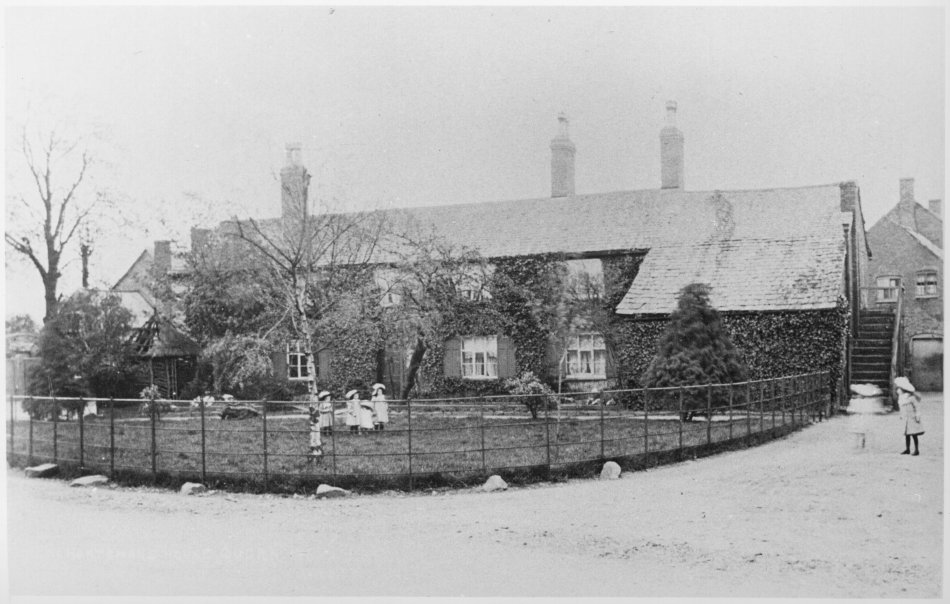 Quorn Hunt - The Huntsman's House c1910
